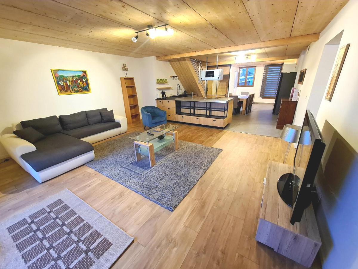 Ferme De La Gibussiere Appartement Presilly  Buitenkant foto